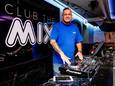 DJ Brian Kamies in cLub The Mix in Brielle, de plek waar het jaren geleden allemaal begon en waar hij deze maand weer een keer draait.