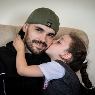 Omar Eid is thuis, 33 kilo lichter en mishandeld: ‘Israëlische bewakers hoeven niets te vrezen’