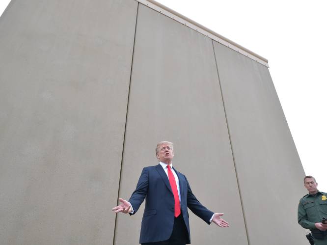 Pentagon reserveert miljard dollar voor grensmuur van Trump
