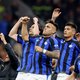 Inter neemt met 0-2 zege tegen stadsgenoot Milan optie op finale Champions League