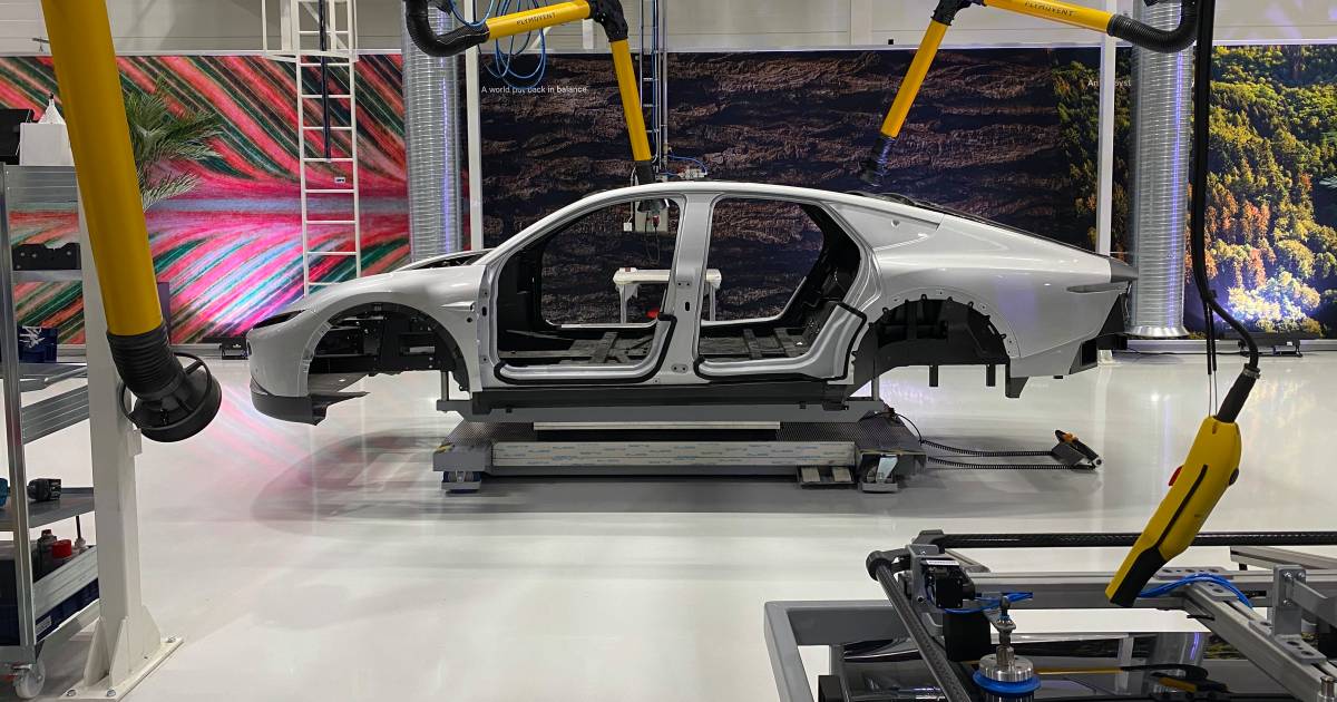 Lightyear begins production of the first solar car |  machine