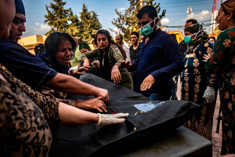 Het staakt-het-vuren zou een pauze van vijf dagen betekenen, zodat de Koerden tijd zouden krijgen om weg te vluchten van de Turks-Syrische grensgebieden.  Beeld AFP