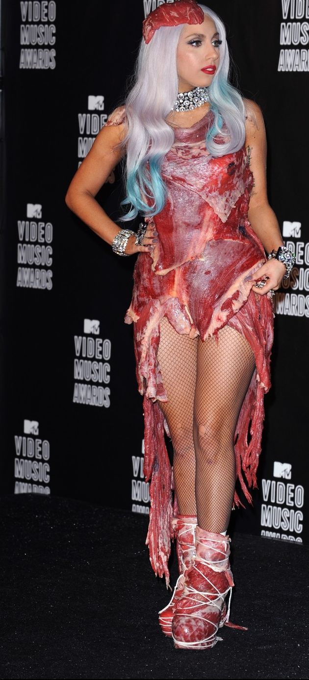 Robe lady gaga viande clearance
