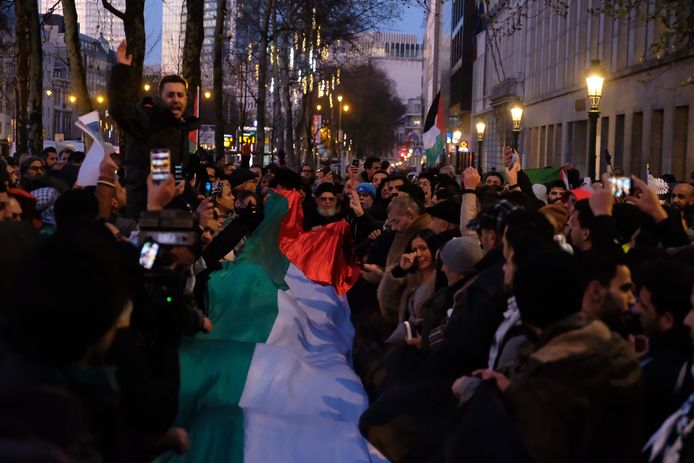 Pro-Palestijnse betoging aan de Amerikaanse ambassade in Brussel.