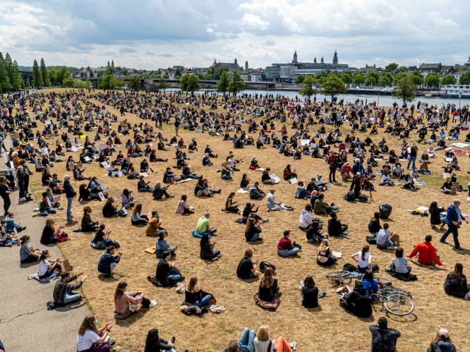 Duizenden mensen bij antiracismedemonstraties Zwolle en Maastricht
