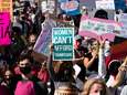 Duizenden demonstreren in Amerikaanse Vrouwenmars tegen Trump