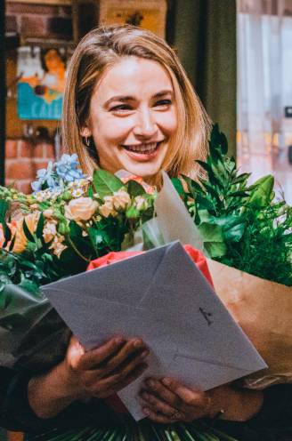 Jasmijn Van Hoof verlaat na negen jaar ‘Familie’: “Twee weken na m’n laatste draaidag had ik al een nieuwe aanbieding”