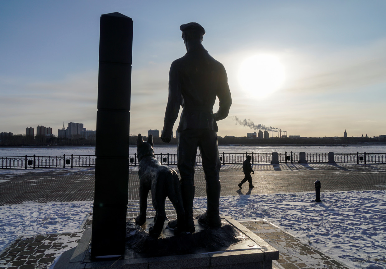 De boulevard in Heihe in China. Aan de overkant van de rivier de Amoer ligt Rusland. Beeld Reuters