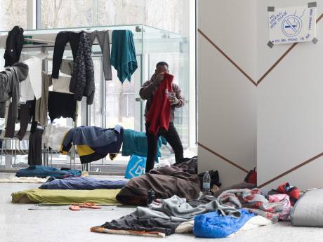Les 70 demandeurs d’asile qui occupaient le futur centre de crise obtiennent enfin un logement digne