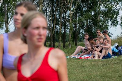 Genieten van het strand in de Maneswaard. En het is er nog veilig ook
