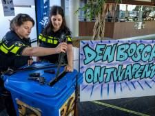 Eerste wapens ingeleverd in Den Bosch: ‘Ik wil niet dat mijn kleinkinderen er mee gaan spelen’
