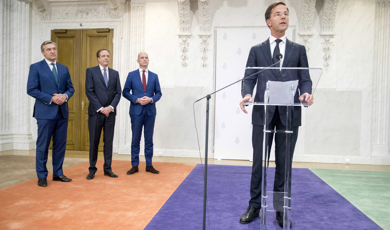 VVD-leider Rutte introduceert het regeerakkoord. Beeld epa