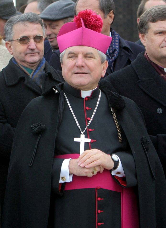 Archiefbeeld. Bisschop Edward Janiak in Wroclaw, Polen. (3/12/05)