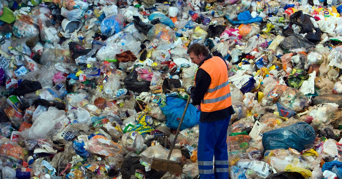 injecteren Beenmerg Verplicht Te veel 'verkeerd afval' bij plastic, kwart PMD-afval kan niet hergebruikt  worden | Oosterhout | bndestem.nl