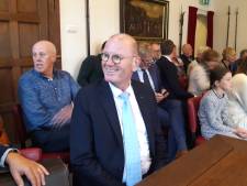 Waarnemend burgemeester Wim Groeneweg woont alvast raadsvergadering Oudewater bij
