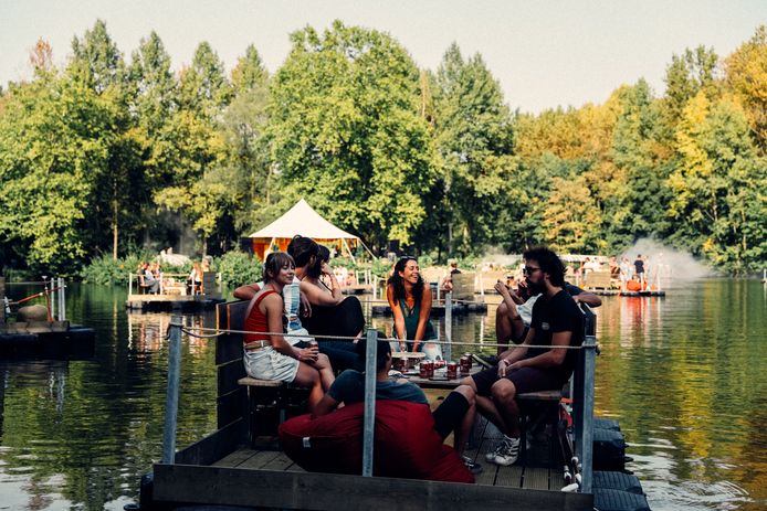 Paradise down by the lake