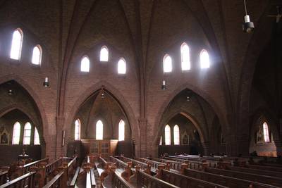 Statige kerk met pastorie te koop in Rietmolen: wie biedt mee op deze juweeltjes?