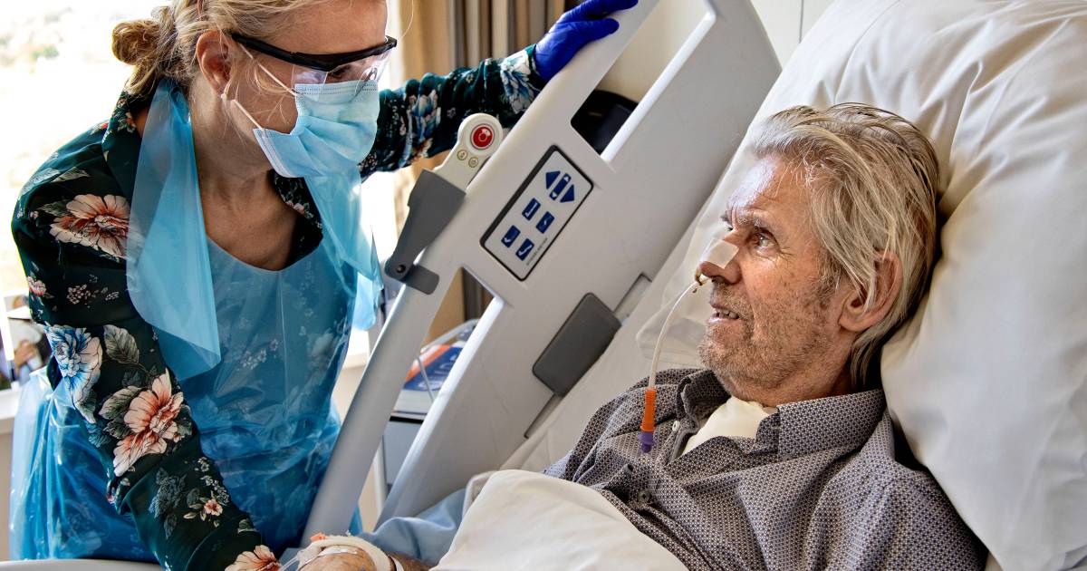 Jos 62 Lag Een Maand In Coma Door Corona Duizenden Hebben Voor Hem Gebeden Binnenland Ad Nl