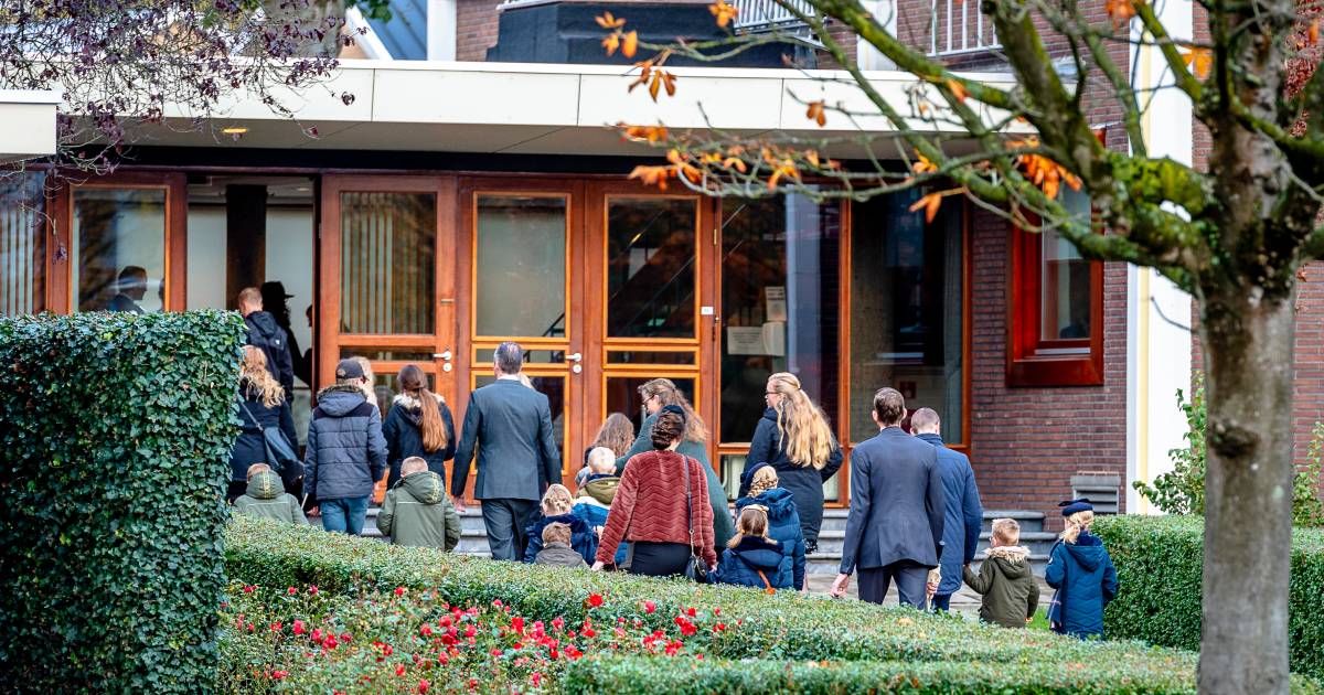 Omstreden Mieraskerk zet deuren weer wagenwijd open voor alle leden (en