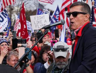 "Kondig staat van beleg af en houd nieuwe verkiezingen onder toezicht van leger”, zegt ex-veiligheidsadviseur Trump