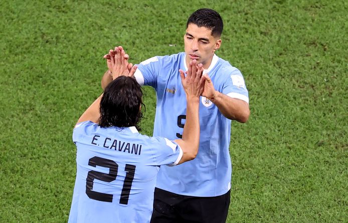 De ene oudgediende Cavani wisselt de andere, Suarez af. Maar zij konden het verschil niet maken voor Uruguay.