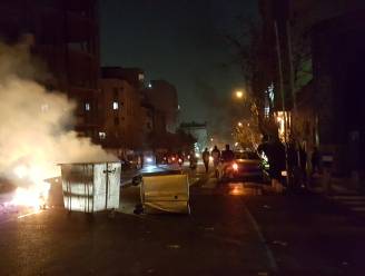 Twee doden bij anti-regeringsprotesten in Iraanse steden, regering beperkt toegang tot berichtendiensten