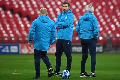 Van Bommel over eredivisie-weerstand: ‘Het gaat echt niet altijd zo makkelijk’