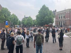 Tientallen studenten op Janskerkhof in Utrecht voor Palestinaprotest