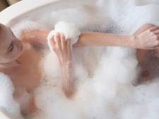Vendre l’eau de son bain, sa cuillère à soupe ou ses chaussettes sales, le succès de “l’emotionalporn”