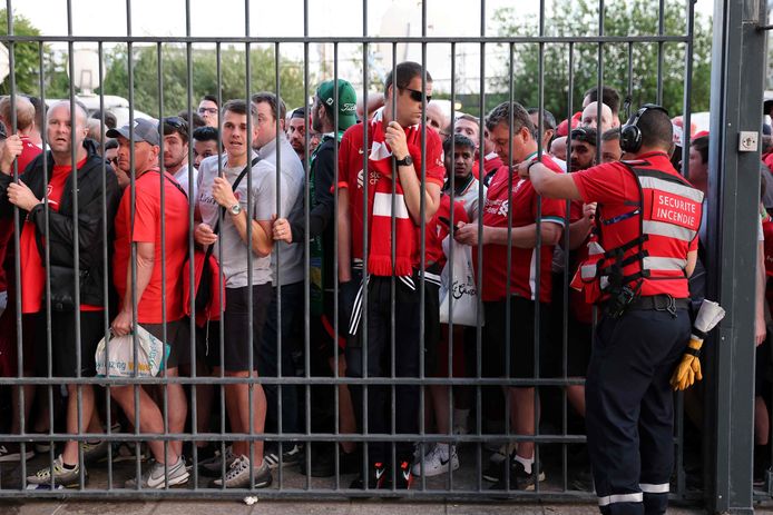 Liverpool fans were frantically hoping to make it in time for the start of the Champions League final in May 2022 in Paris.  The chaos outside the Parc des Princes stadium was enormous.