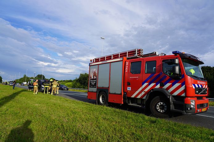 Op de A58 tussen Tilburg en Bavel is vrijdagavond brand ontstaan in een busje.