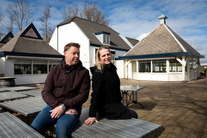 Marcel en Irene Teijlingen, uitbaters van restaurant De Knip, krijgen van hun verhuurder 75 procent korting op de huurprijs van het pand vanwege de tijdelijke sluiting in verband met de coronacrisis.