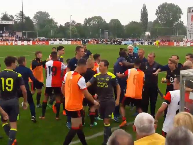 Bekerfinale tussen U19 van Feyenoord en PSV ontaardt in massale knokpartij