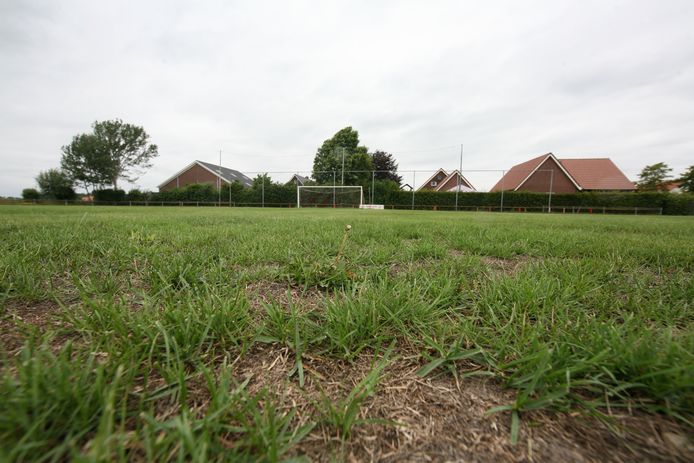 Grolse Boys is niet meer. De grond en de opstallen van het sportpark zijn nu van de gemeente, in ruil voor een zak geld voor de fusieclub.