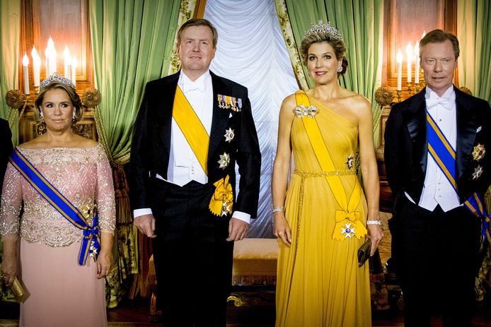 Koning Willem-Alexander, koningin Máxima, Groothertog Henri en Groothertogin Maria Teresa  tijdens het staatsbanket.