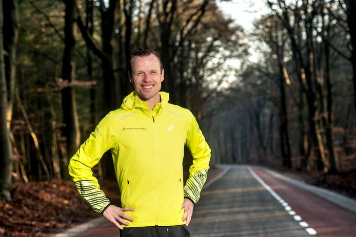 Dennis Licht regelt een virtuele Midwinterloop.