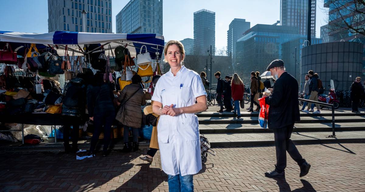 Onderzoek je eigen ontlasting, is oproep van deze arts: ‘Van darmkanker voel je pas wat, als het te laat is’