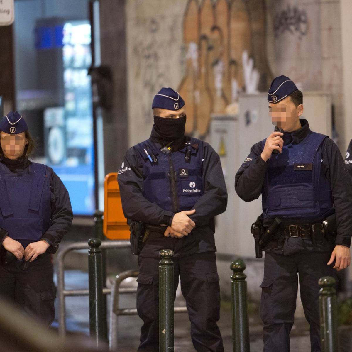 Une centaine d uniformes de police derobes Belgique 7sur7.be