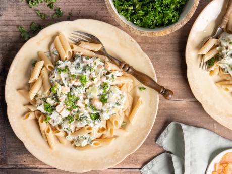 Wat Eten We Vandaag: Pasta met gerookte zalm, prei en boerenkool