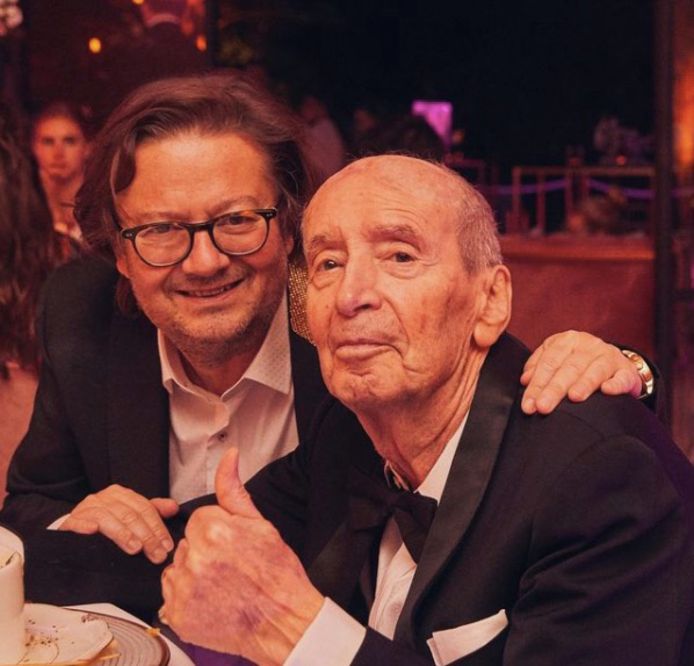 Marc Coucke kondigde op Instagram het overlijden van zijn 93-jarige vader André aan.