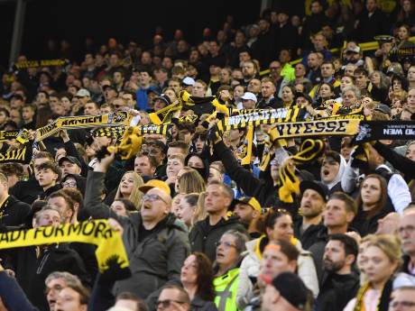 De maat is vol voor aanhang Vitesse, onrust over stadioncrisis neemt toe: ‘Genoeg is genoeg!’