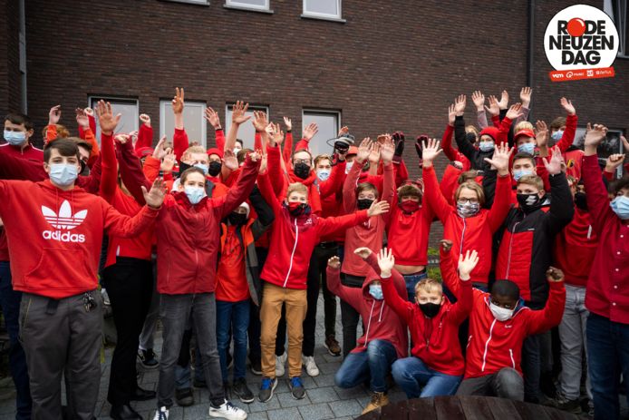 Het VTI in Zandhoven kleurde vandaag helemaal rood: de school zet zich - in het kader van Rode Neuzen Dag - met verschillende activiteiten in voor het welzijn van jongeren, met een bezoek van Qmusic als apotheose.