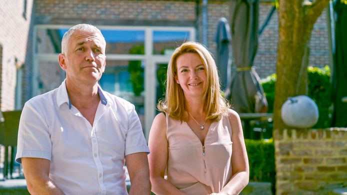 Jaren geleden inspireerde ‘Met Vier in Bed’ Pascale (43) en Mike (48 ...