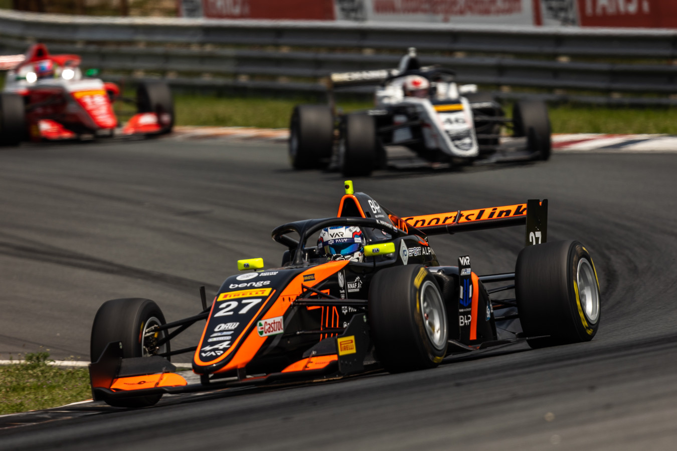 Kas Haverkort (18) zet achtervolging in op Max Verstappen ‘Hopelijk in