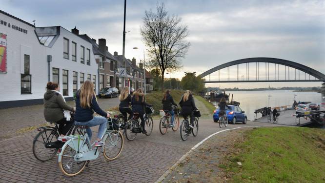 Houten en Culemborg geloven er weer in: sneller heen en weer dankzij fietsbrug over de Lek