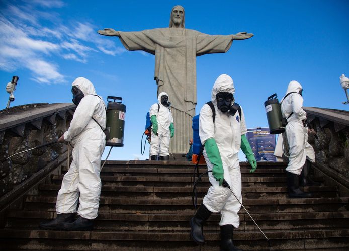 De omgeving rond het standbeeld van Jezus in Rio de Janeiro wordt elke dinsdag ontsmet.