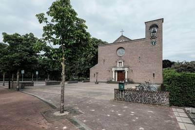 Pilsje drinken vlak voor het altaar in Achterhoekse kerk was volgens bisdom heiligschennis