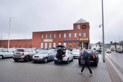 Laden en lossen bij supermarkt houdt buren uit hun slaap: waar blijven de stille vrachtwagens?