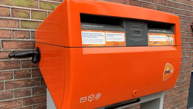 PostNL niet blij met dildo’s op Utrechtse brievenbussen: ‘Dit pikken we niet’