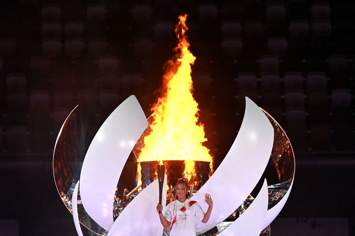 JO : C'est une immense émotion, le drapeau olympique hissé sur